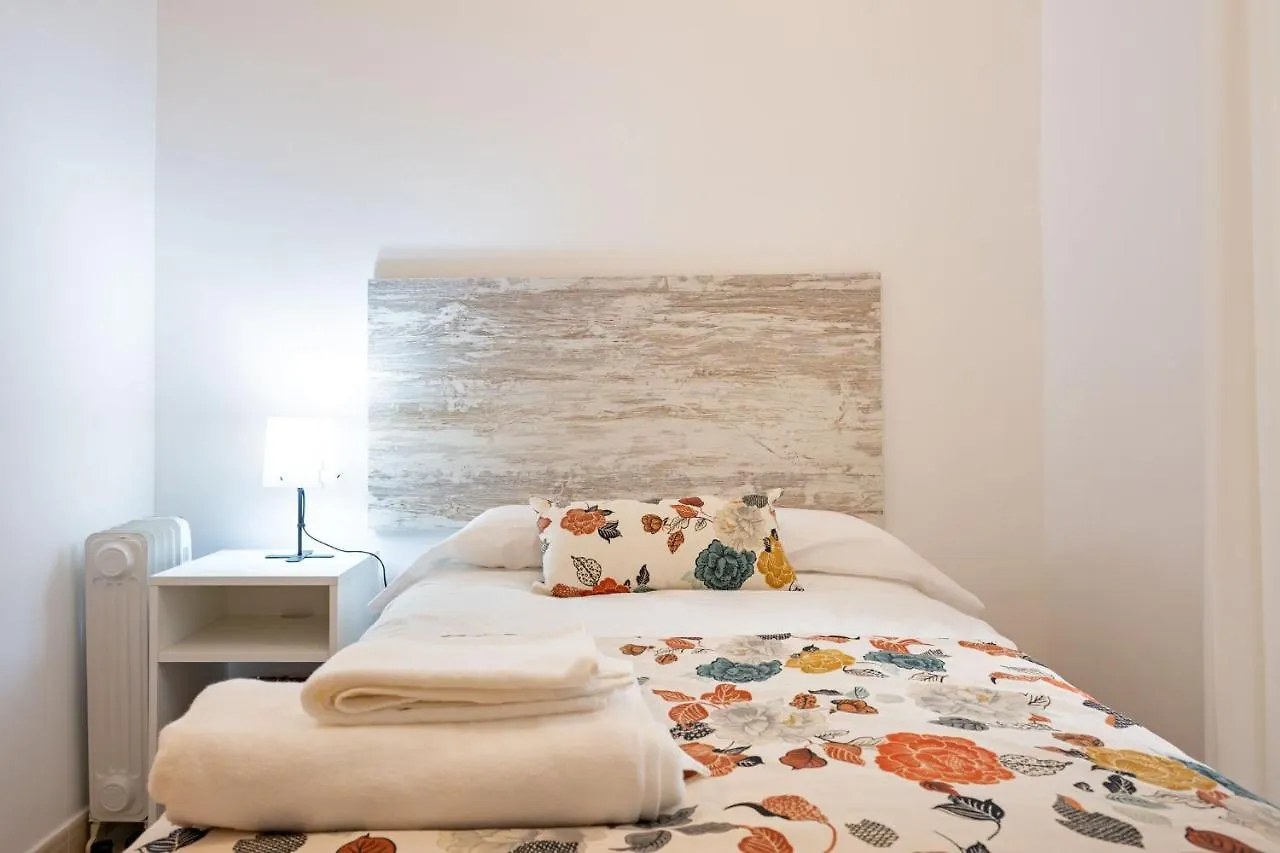Apartamento San Vicente Apartamento, 5 Pax, Centro Historico Sevilla España